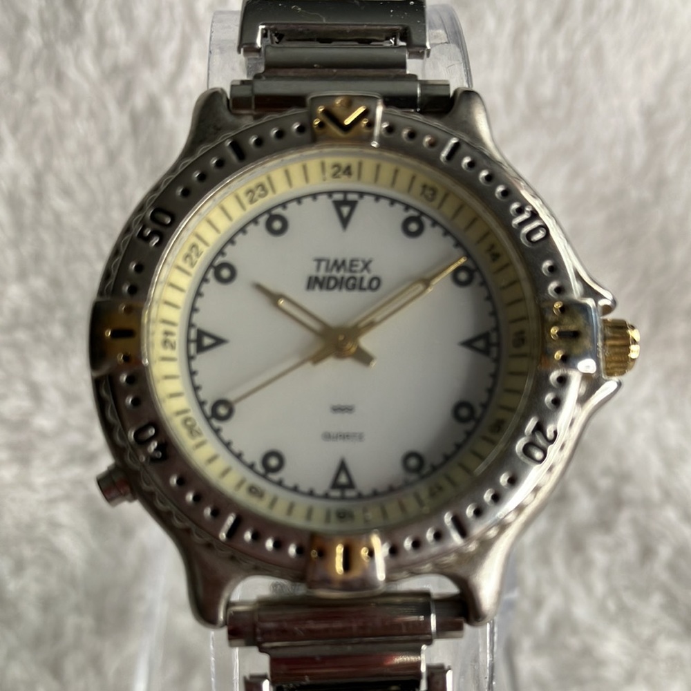 Timex Indiglo - Picture 4 of 5